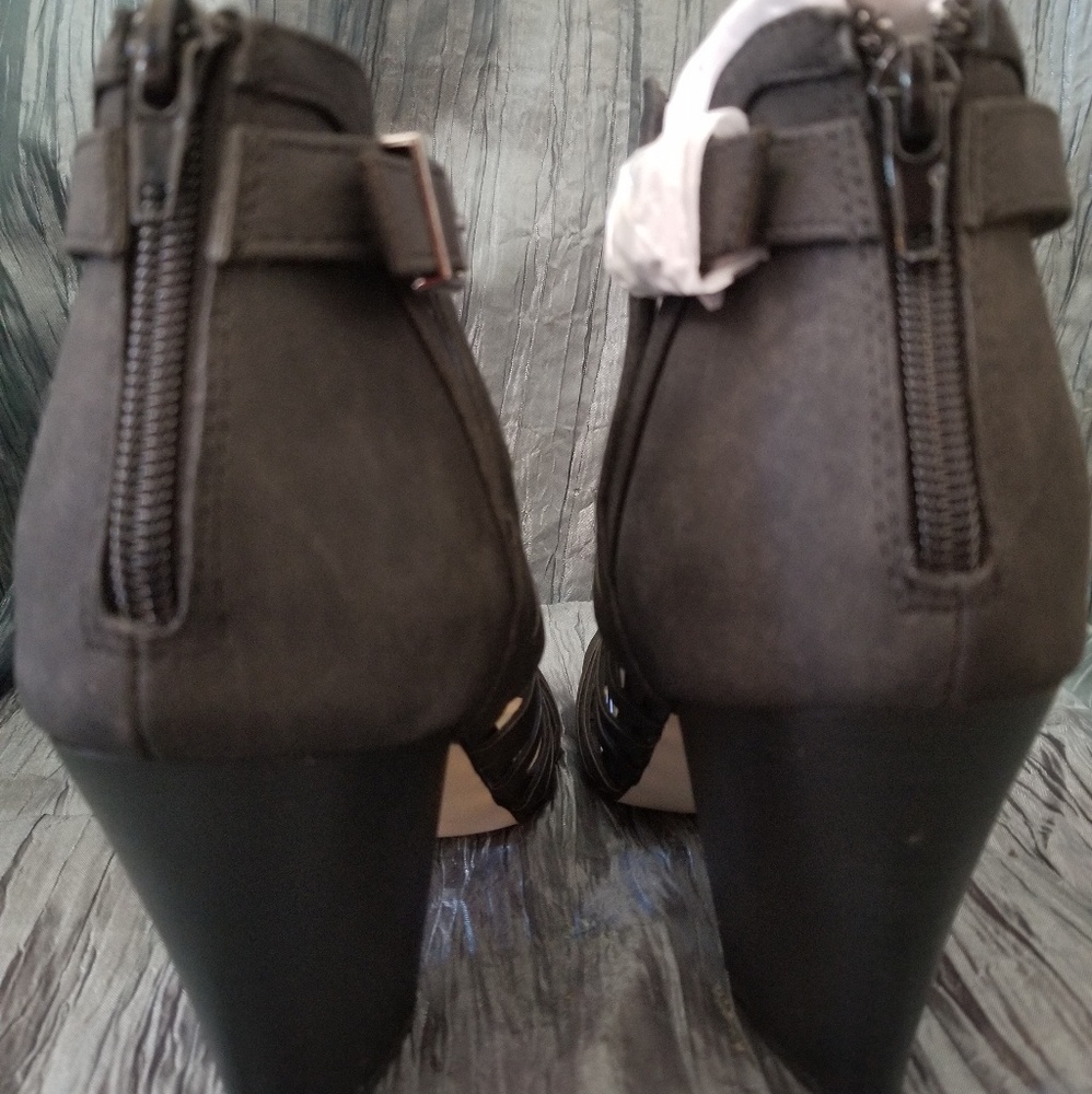 Sandal boot(OBO) - Picture 2 of 4